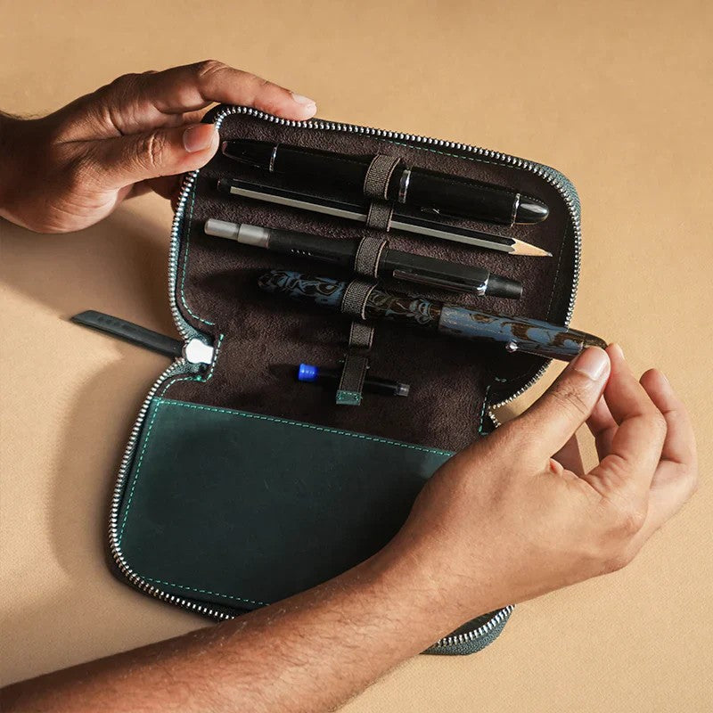 Endless Companion Leather Adjustable 5 Pen Pouch - Green