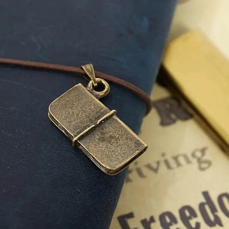 Eral Traveler Charm for Traveler's Notebooks (Charms)