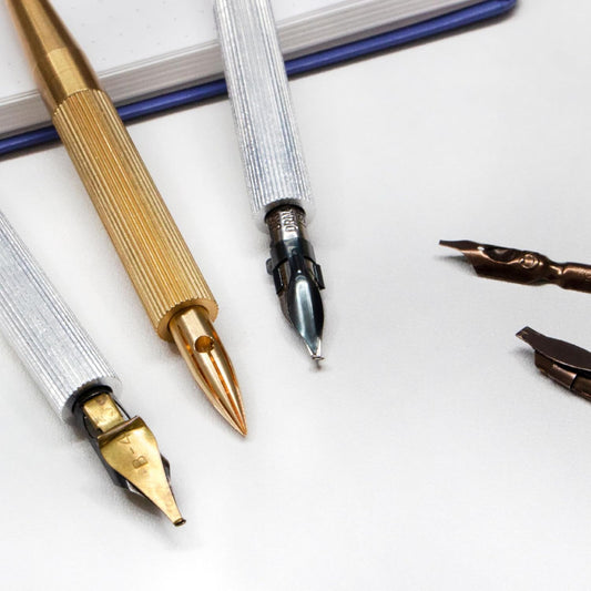 Colorverse Shuttle Nib Holder Brass Small - Palillero