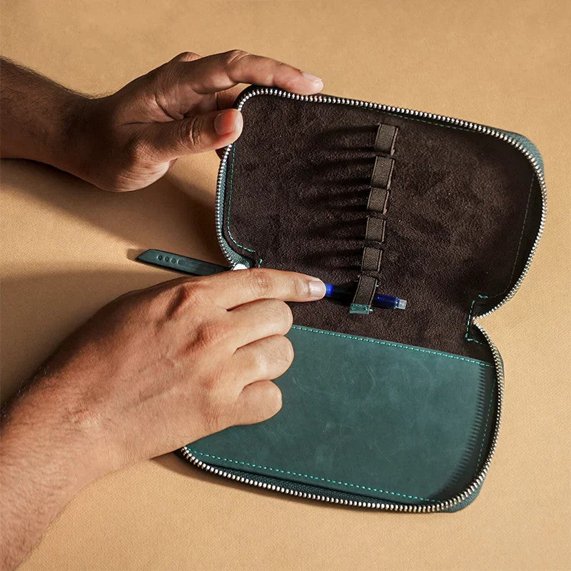 Endless Companion Leather Adjustable 5 Pen Pouch - Green