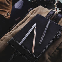 Cargar imagen en el visor de la galería, Classic Century Ballpoint Pen (Bolígrafo) - Brushed Black
