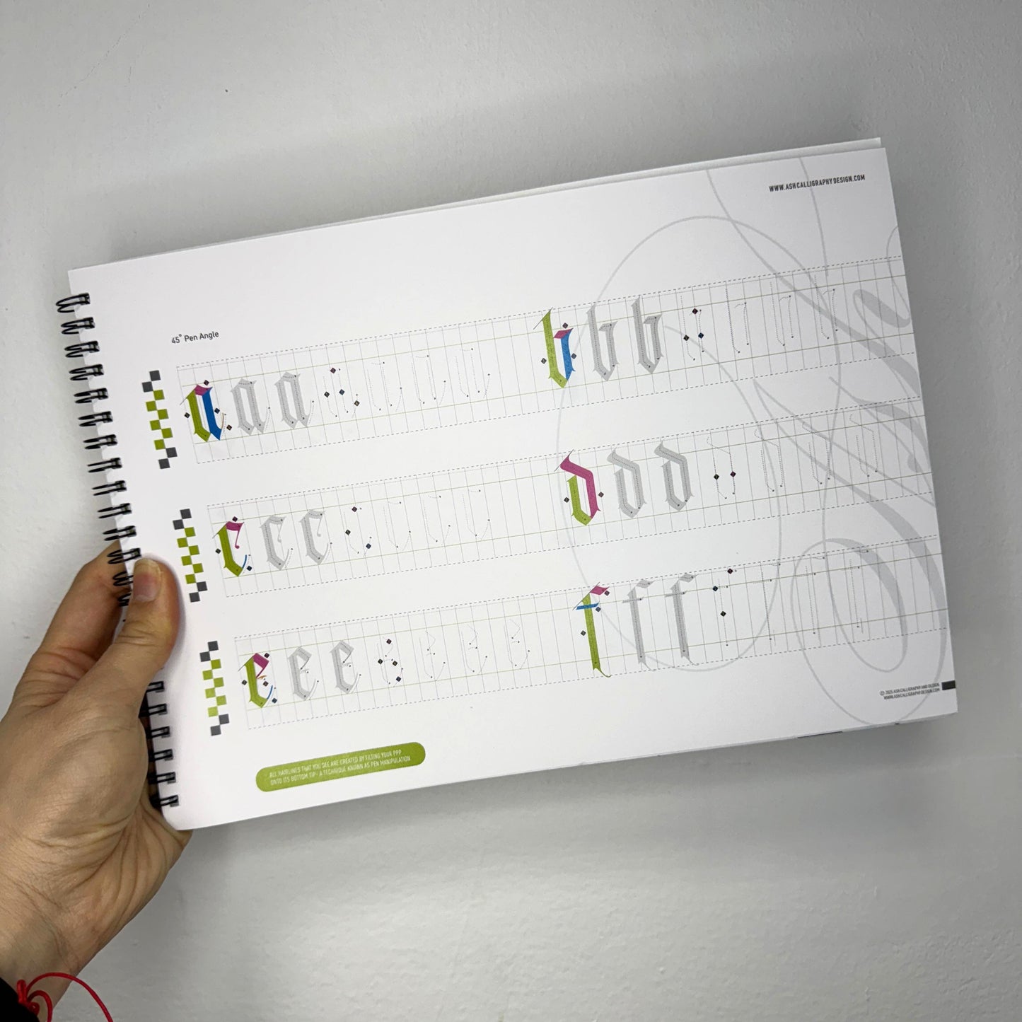 Ash Calligraphy Gothic Made Easy Practice Pad - A4 - Encuadernación en Espiral