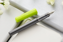 Cargar imagen en el visor de la galería, PILOT  - Kakuno Fountain Pen - Plumas Estilográficas o Fuente

