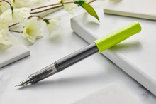 Cargar imagen en el visor de la galería, PILOT  - Kakuno Fountain Pen - Plumas Estilográficas o Fuente
