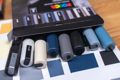 POSCA - Monotone Set (8) - PC-5M Punta Media