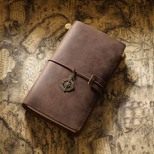 Cargar imagen en el visor de la galería, Traveler&#39;s Cuaderno de Viaje en Cuero
