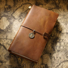 Cargar imagen en el visor de la galería, Traveler&#39;s Cuaderno de Viaje en Cuero
