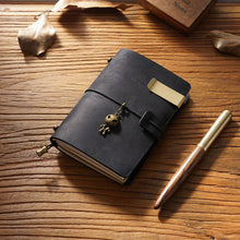 Cargar imagen en el visor de la galería, Cuaderno de Viaje en Cuero
