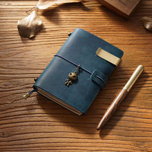 Cargar imagen en el visor de la galería, Cuaderno de Viaje en Cuero
