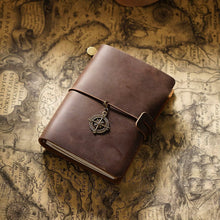 Cargar imagen en el visor de la galería, Traveler&#39;s Cuaderno de Viaje en Cuero
