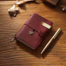 Cargar imagen en el visor de la galería, Cuaderno de Viaje en Cuero
