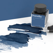 Cargar imagen en el visor de la galería, WEARINGEUL - Dorothy - Botella de 30 ml. y 2ml.
