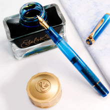 Load image into Gallery viewer, Golden Lapis Set (Pluma Estilográfica + Tinta)
